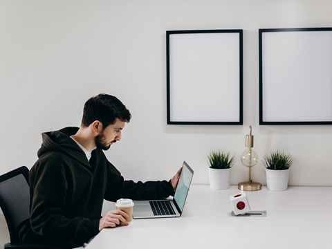 本地與離岸賬戶怎么選?搞懂這些,管好你的錢更輕松 本地與離岸賬戶怎么選?搞懂這些,管好你的錢更輕松
