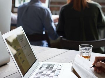 大陸與港企合設(shè)新公司，機(jī)遇與挑戰(zhàn)并存