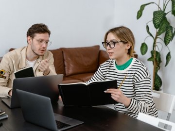 2025美國銀行開戶指南：華美、摩根大通、BOA對(duì)比與投資策略