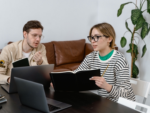 2025美國銀行開戶指南:華美、摩根大通、BOA對比與投資策略 2025美國銀行開戶指南:華美、摩根大通、BOA對比與投資策略