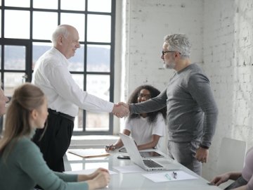 基于海外網(wǎng)紅營(yíng)銷的跨境電商策略探析