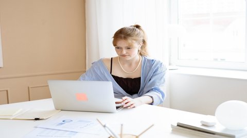 出口海外倉模式通關(guān)風(fēng)險：貿(mào)易壁壘、物流延遲、檢驗(yàn)檢疫等問題需防范